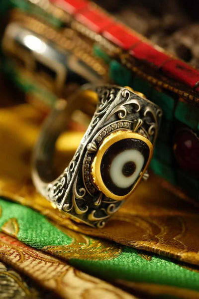 Six-Syllable Mantra Dzi Ring — Engraved S925 Silver Band