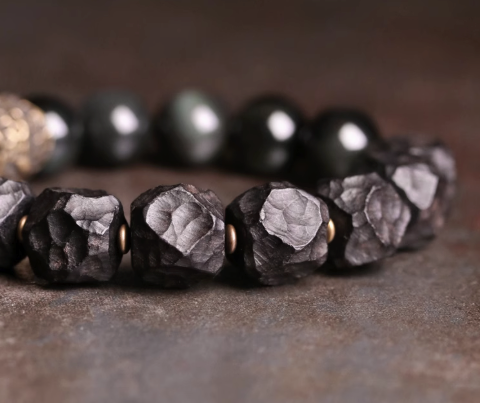 Obsidian bracelet — detail view 3