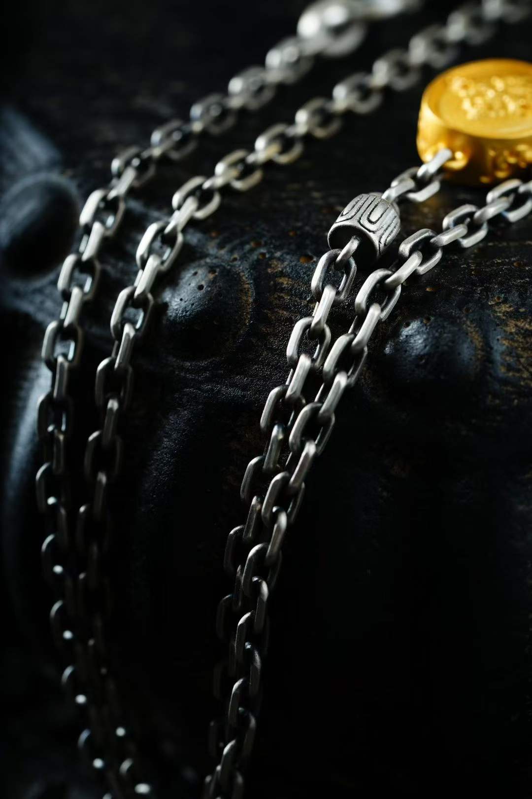 Silver necklace — detail view 4