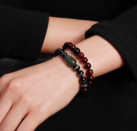 Sandalwood bracelet — detail view 2