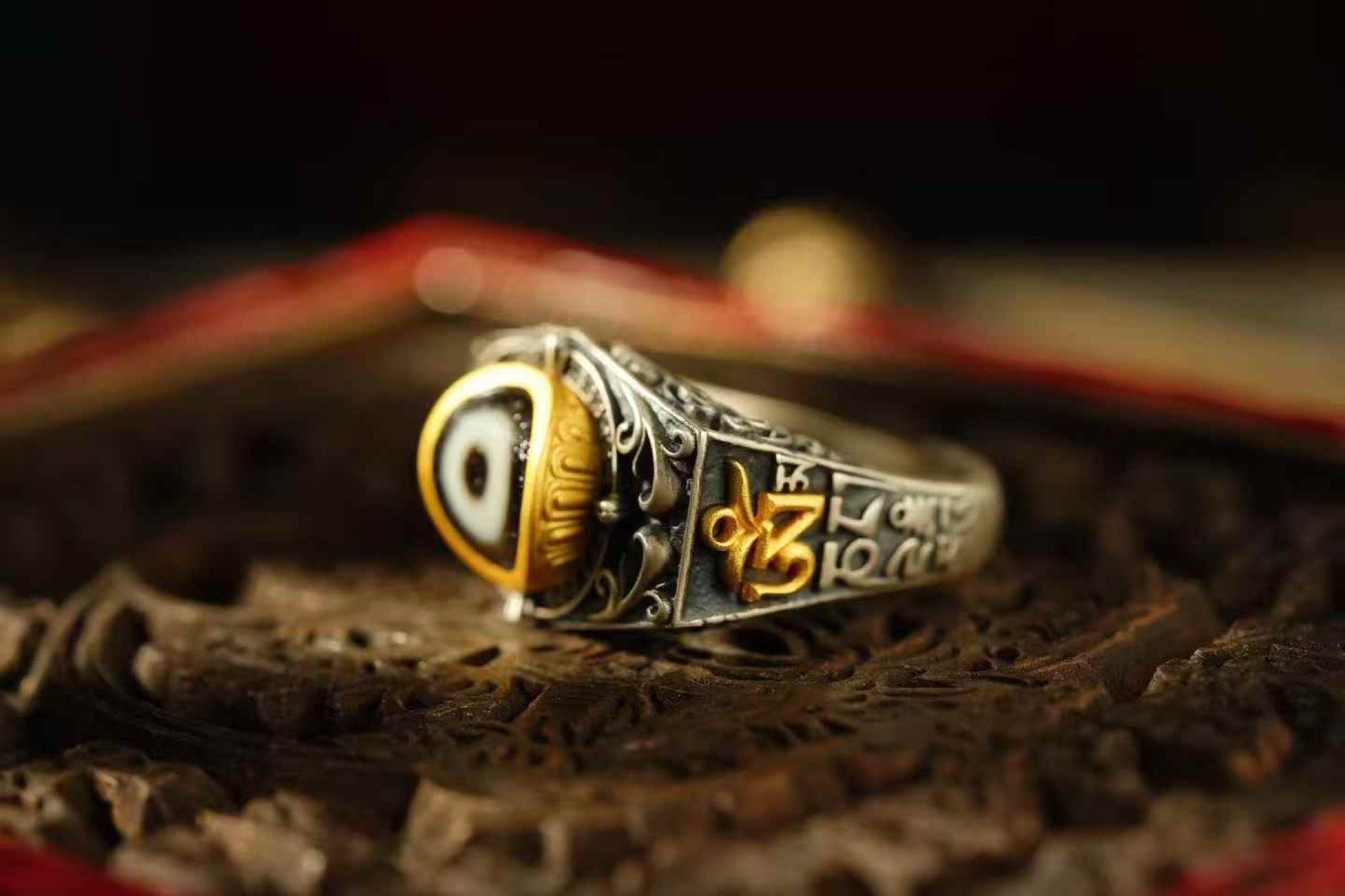 mantra-engraved dzi silver ring — detail view 3