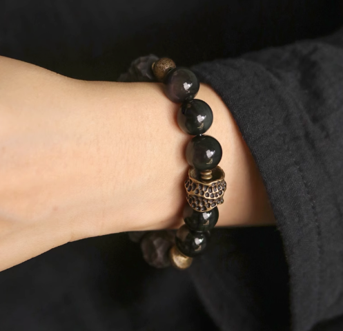Obsidian bracelet — detail view 4
