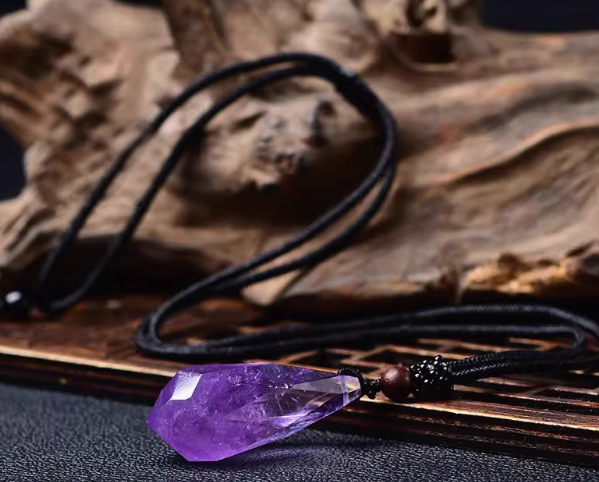 Amethyst necklace — detail view 2