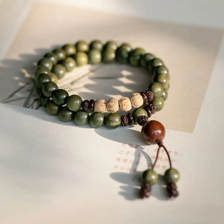 Sandalwood bracelet — detail view 3