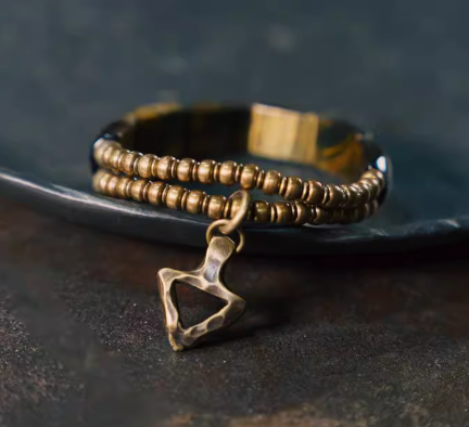 Tiger Eye bracelet — detail view 3