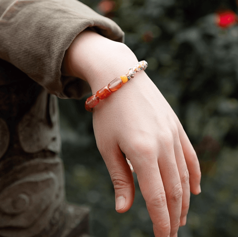 Agate bracelet — detail view 2