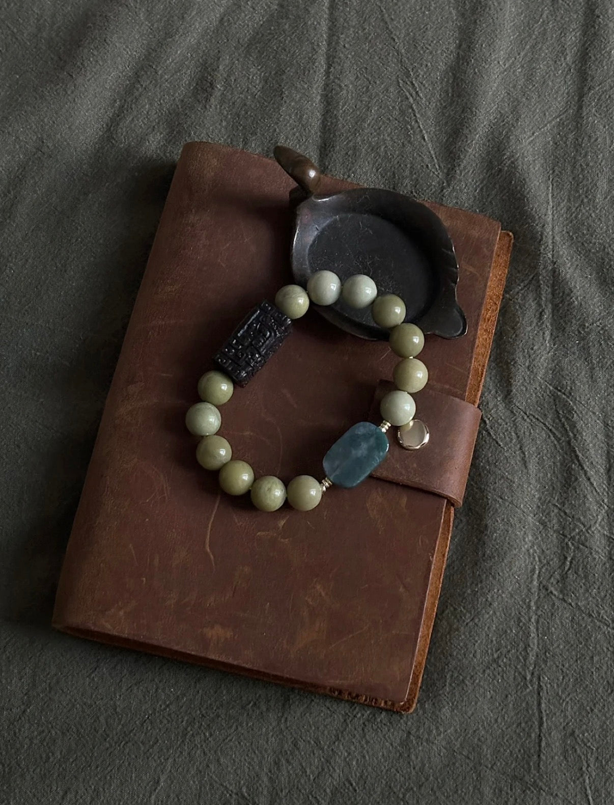 Snowland Calm: Green Agate Agarwood Peace Bracelet