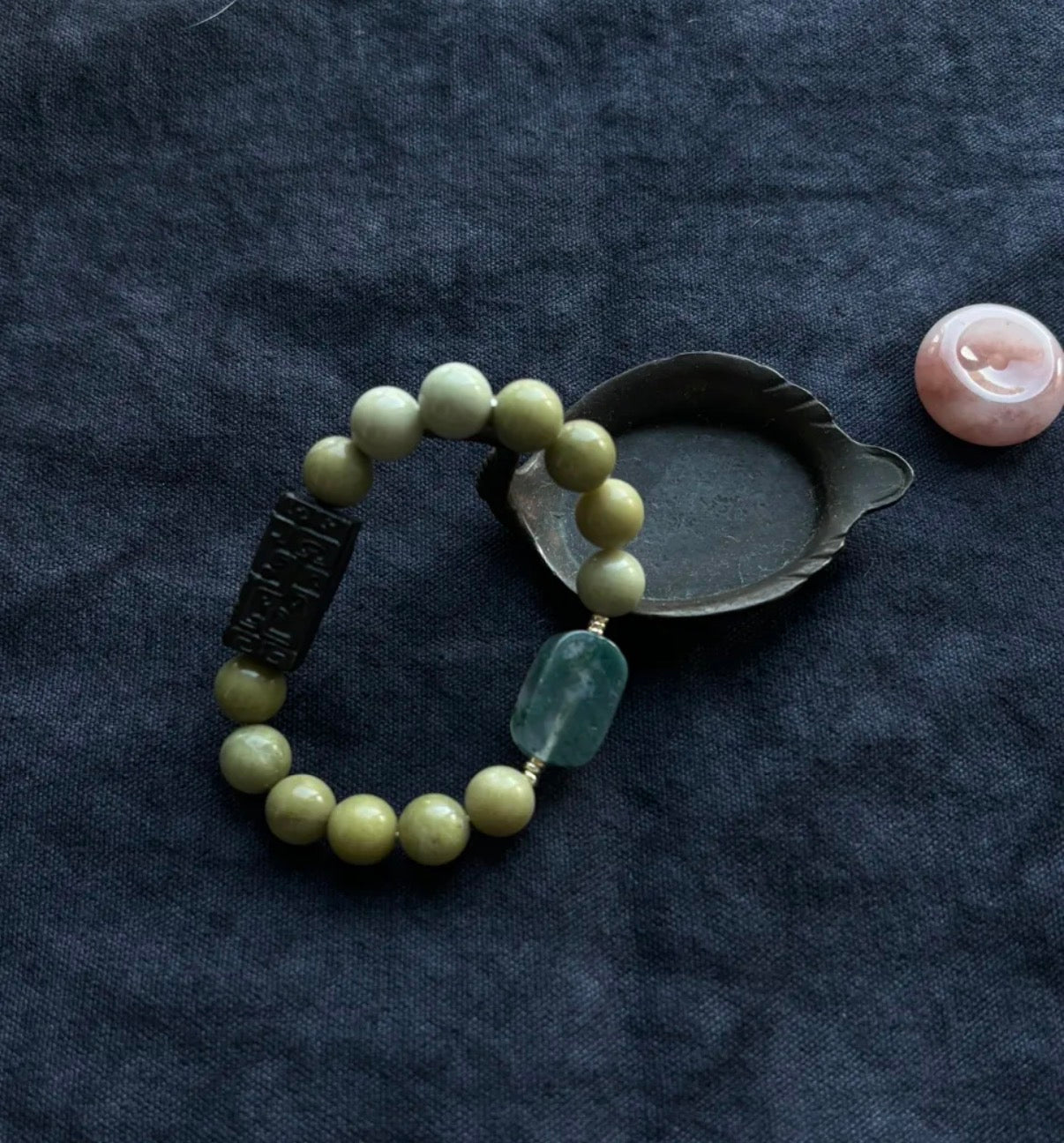Snowland Calm: Green Agate Agarwood Peace Bracelet