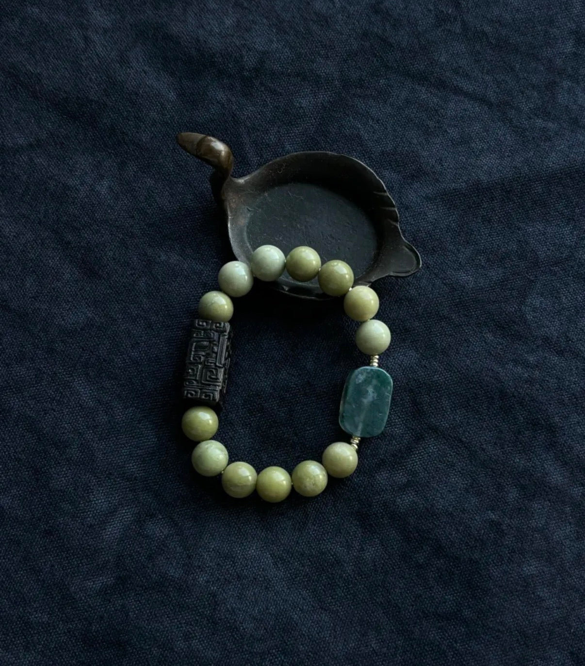 Snowland Calm: Green Agate Agarwood Peace Bracelet