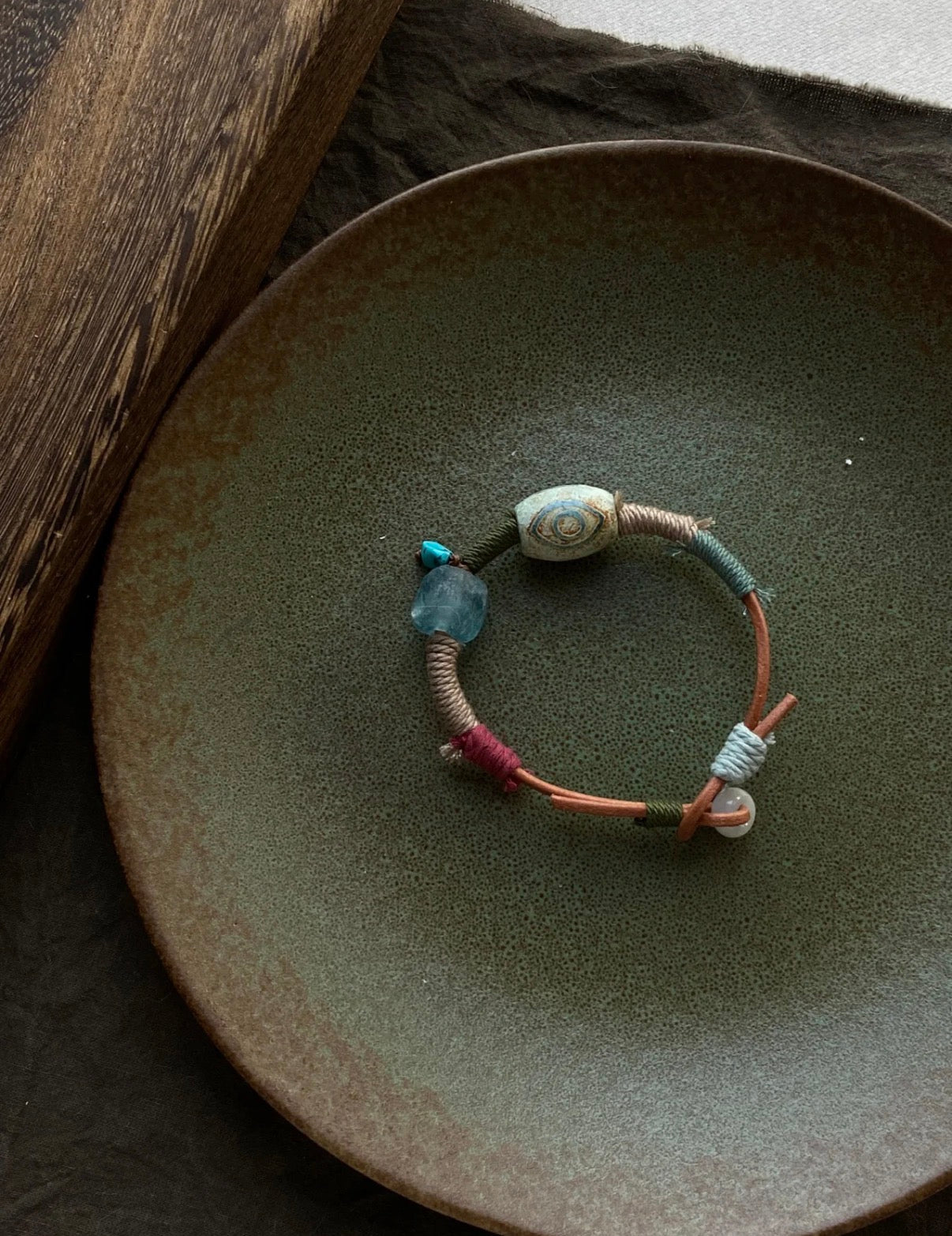 Handmade Tibetan Old Agate Healing Leather Bracelet