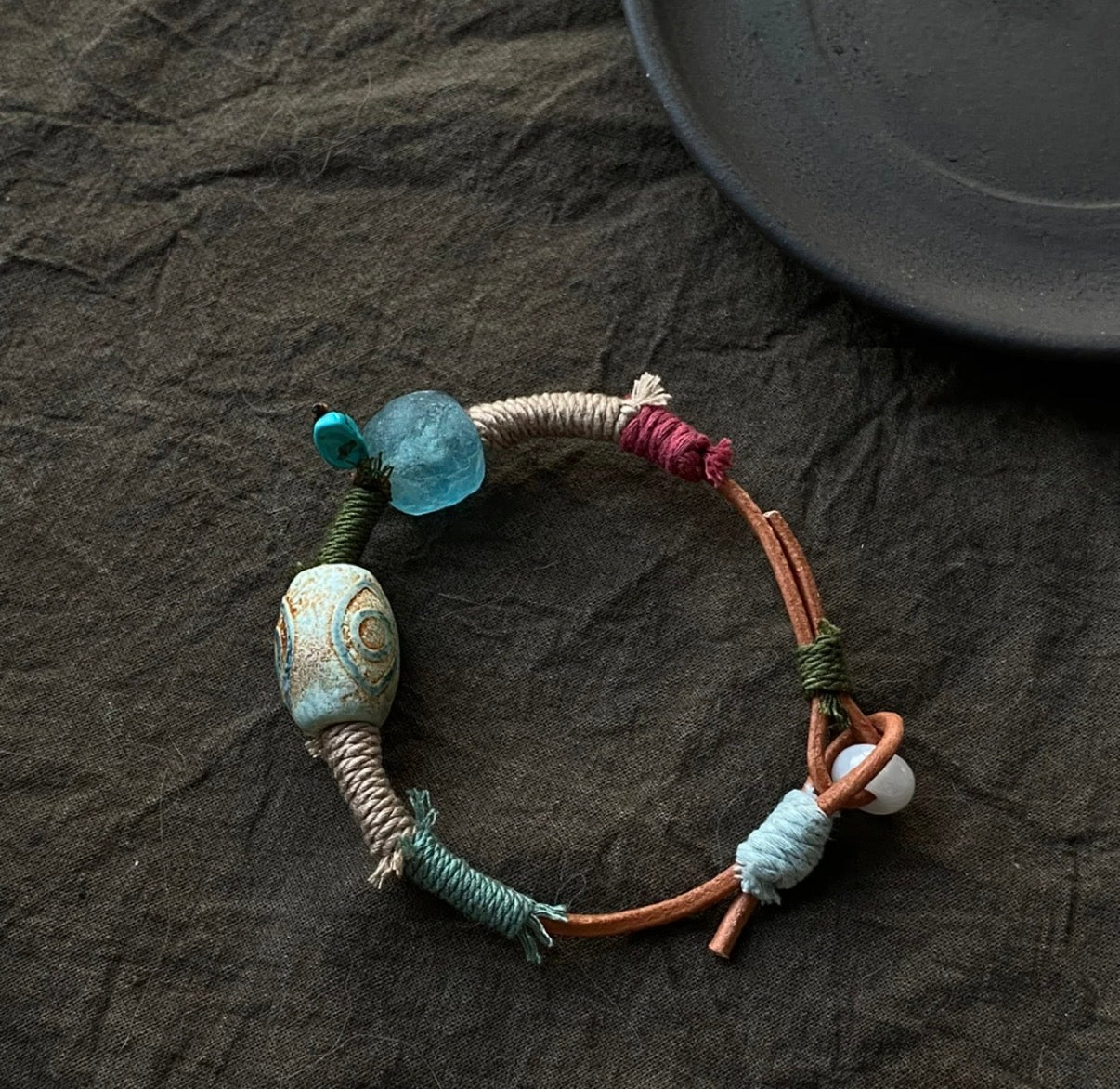 Handmade Tibetan Old Agate Healing Leather Bracelet