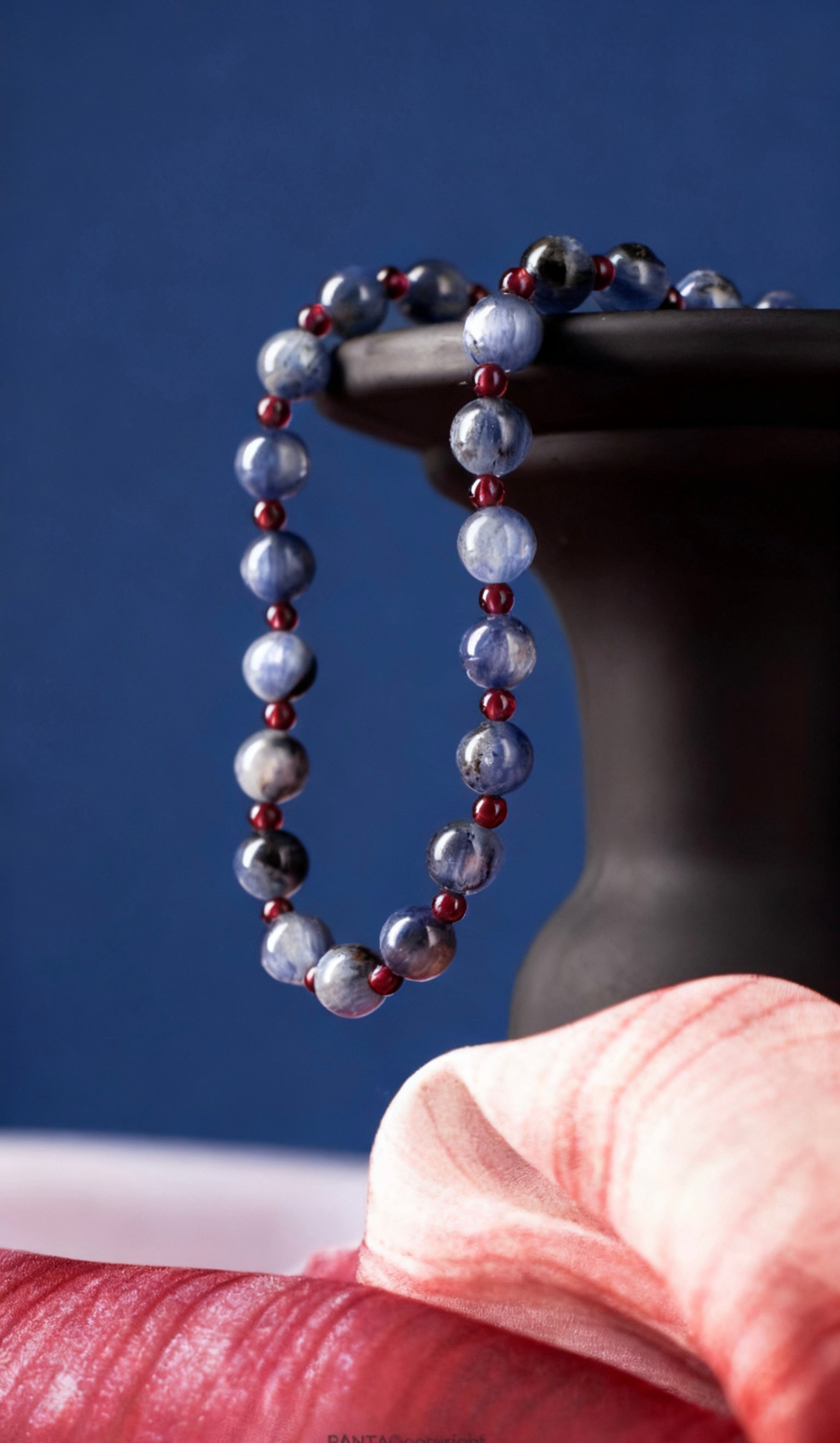 Kyanite & Garnet Energy Bracelet (Focus・Vitality)