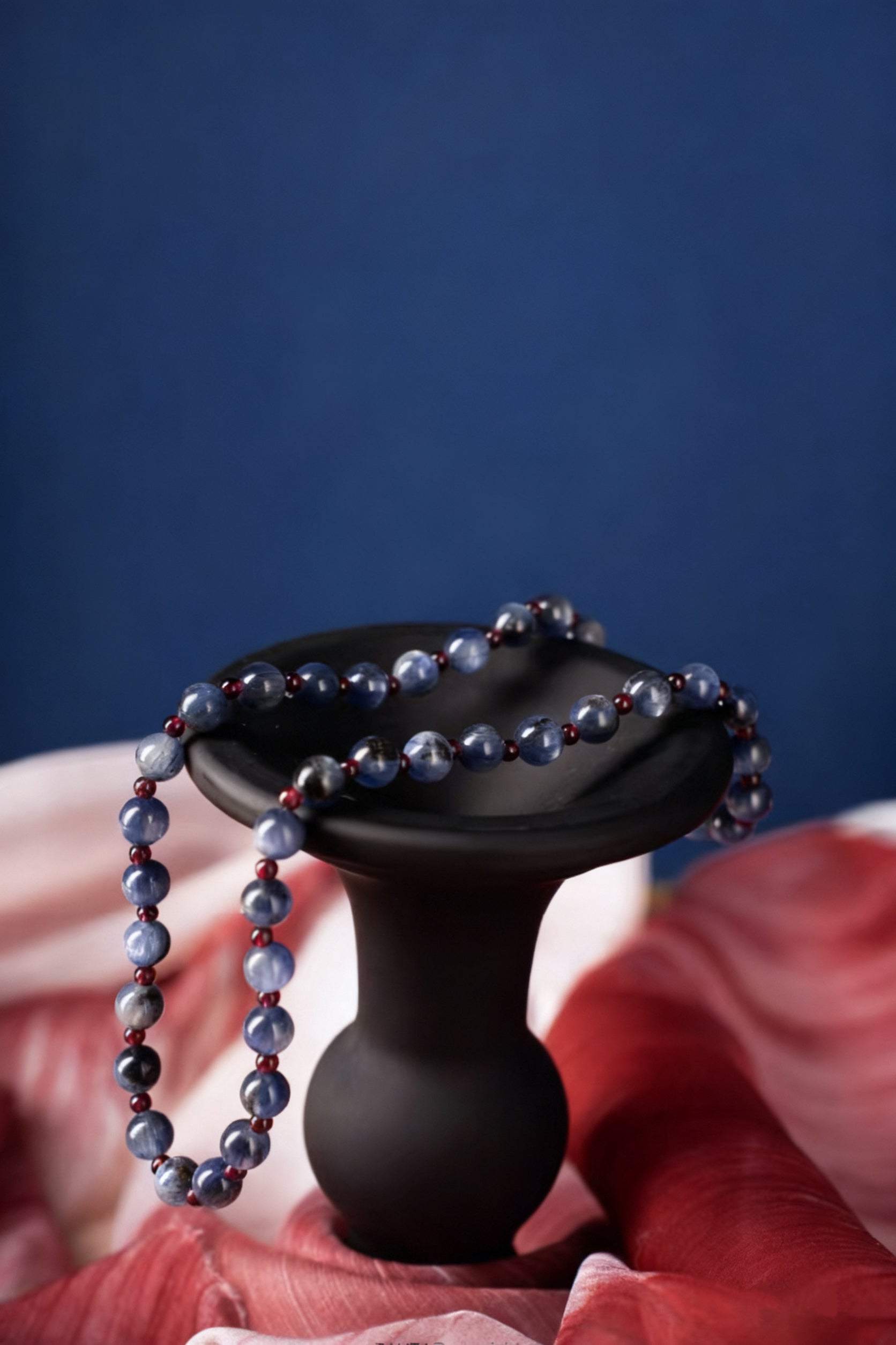 Kyanite & Garnet Energy Bracelet (Focus・Vitality)