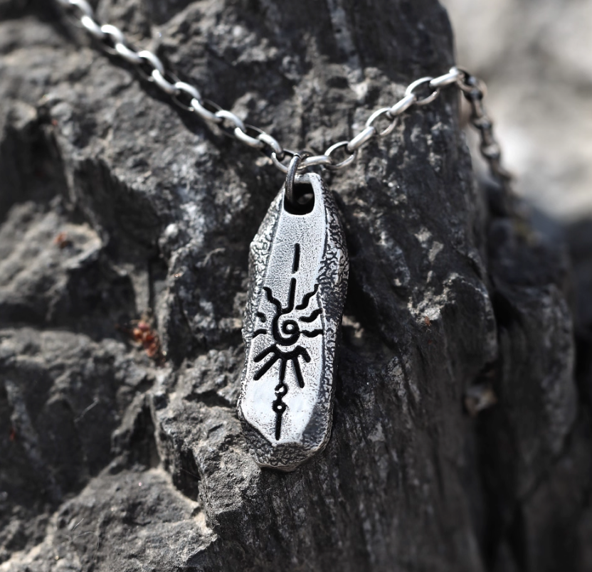 Silver pendant — detail view 4