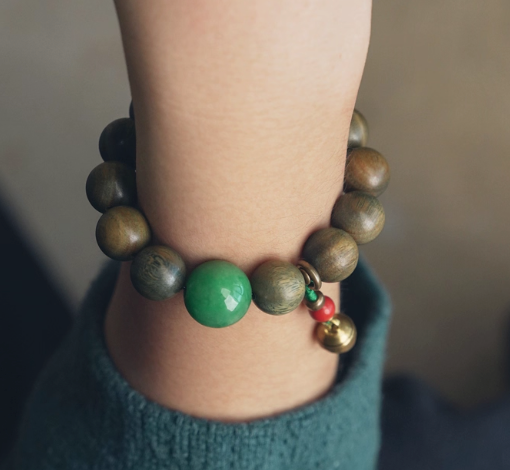 Sandalwood bracelet — detail view 4