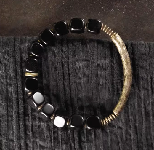 Obsidian bracelet — detail view 3