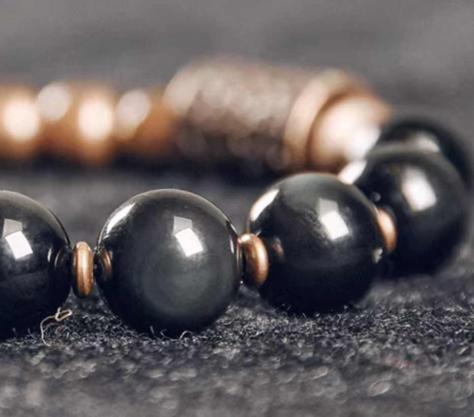 Obsidian bracelet — detail view 4
