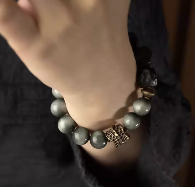 Eagle Eye bracelet — detail view 4