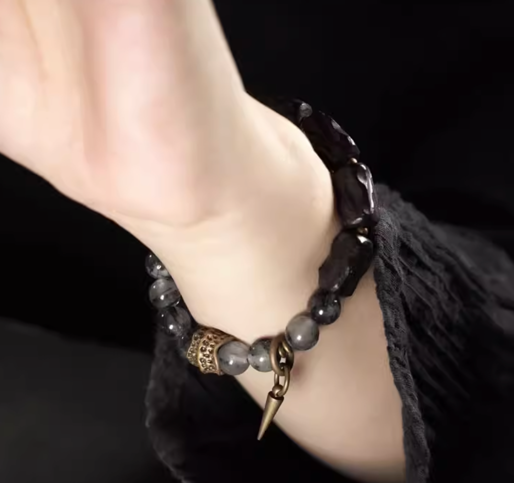 Quartz bracelet — detail view 4