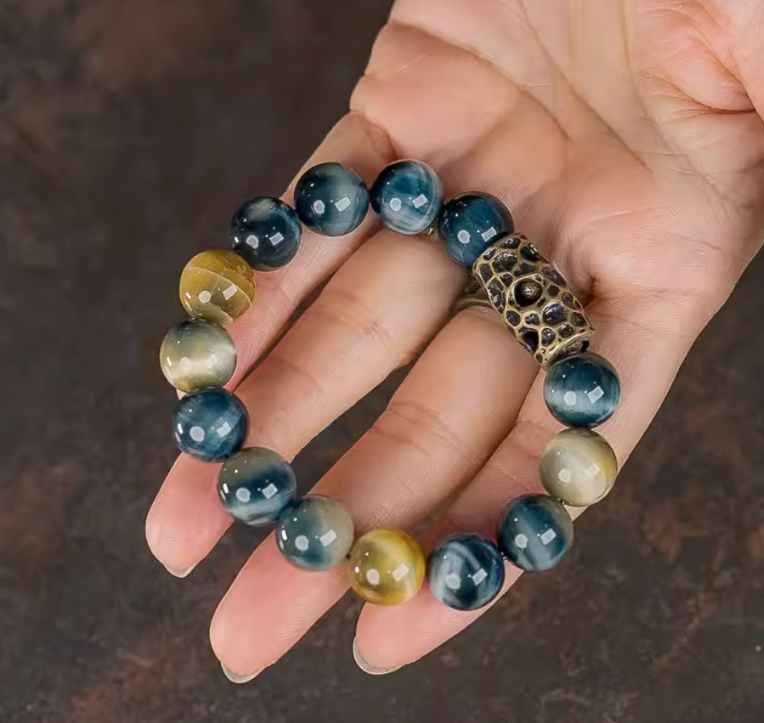 Tiger's Eye bracelet — detail view 2