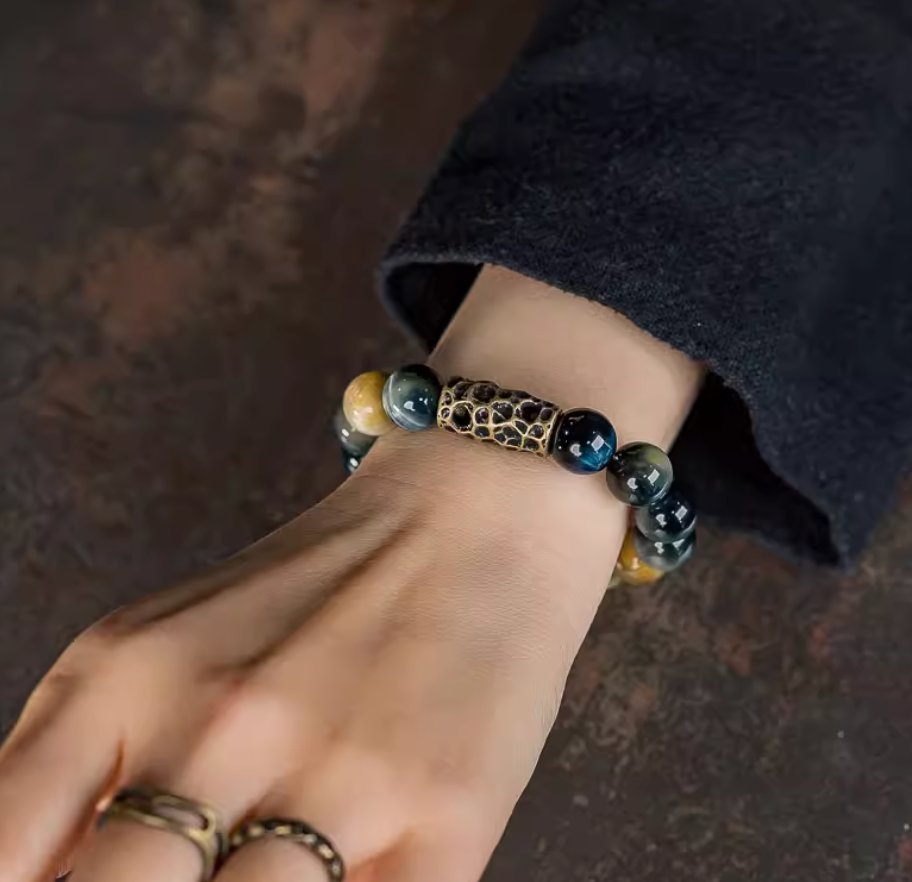 Tiger's Eye bracelet — detail view 4