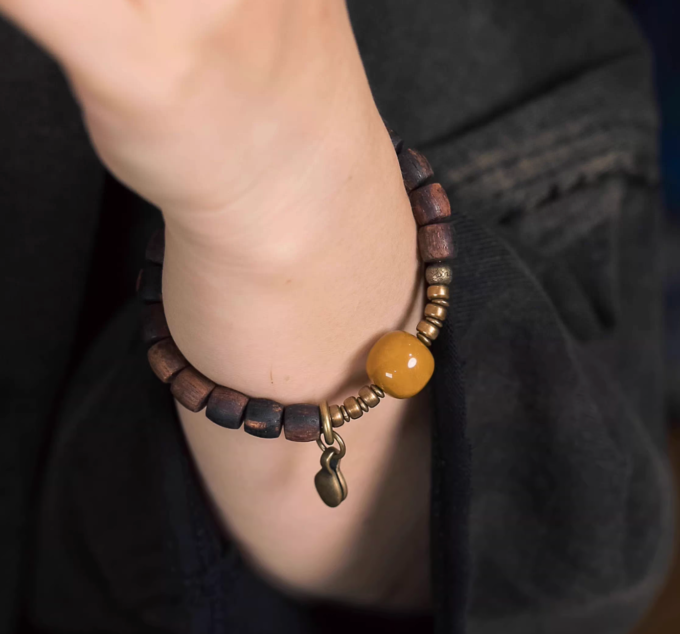 Agate bracelet — detail view 2