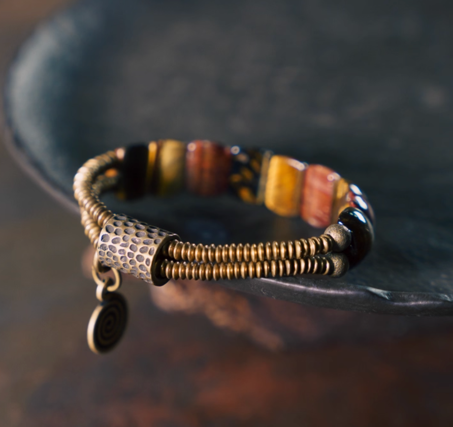 Multicolor Tiger's Eye bracelet — detail view 2
