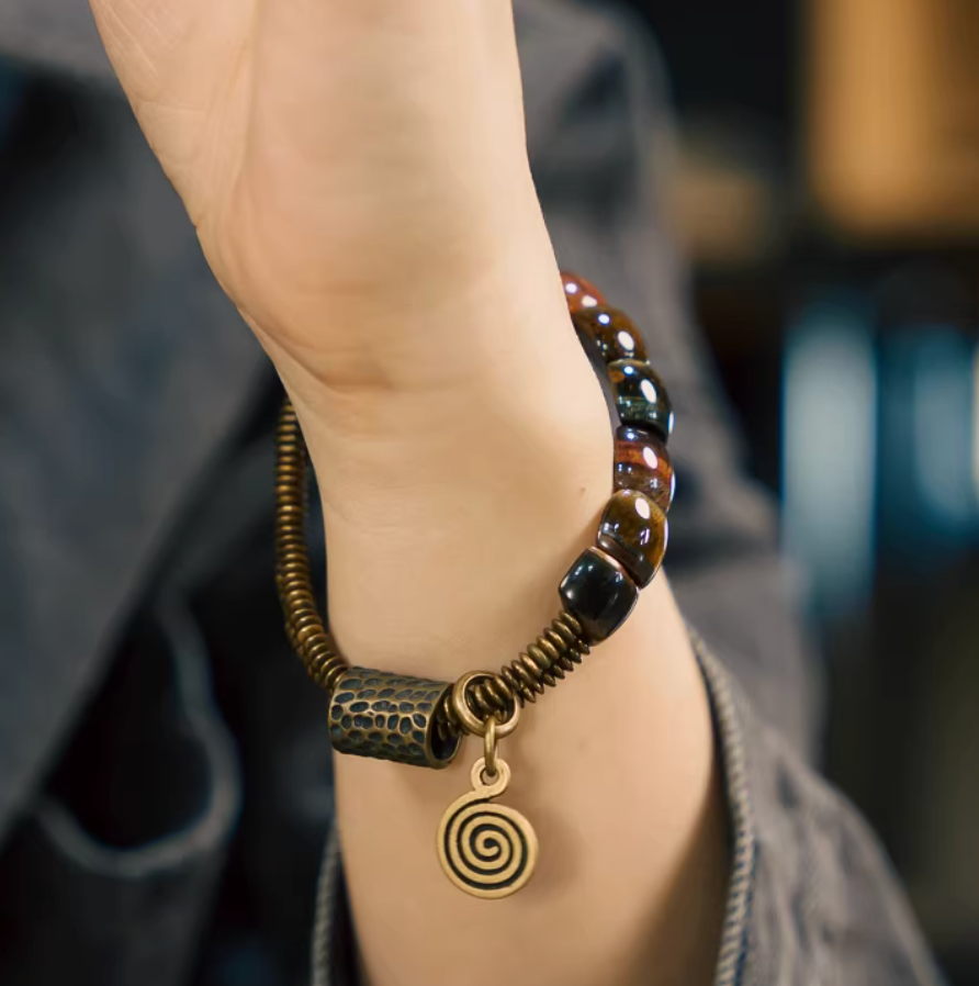 Multicolor Tiger's Eye bracelet — detail view 3