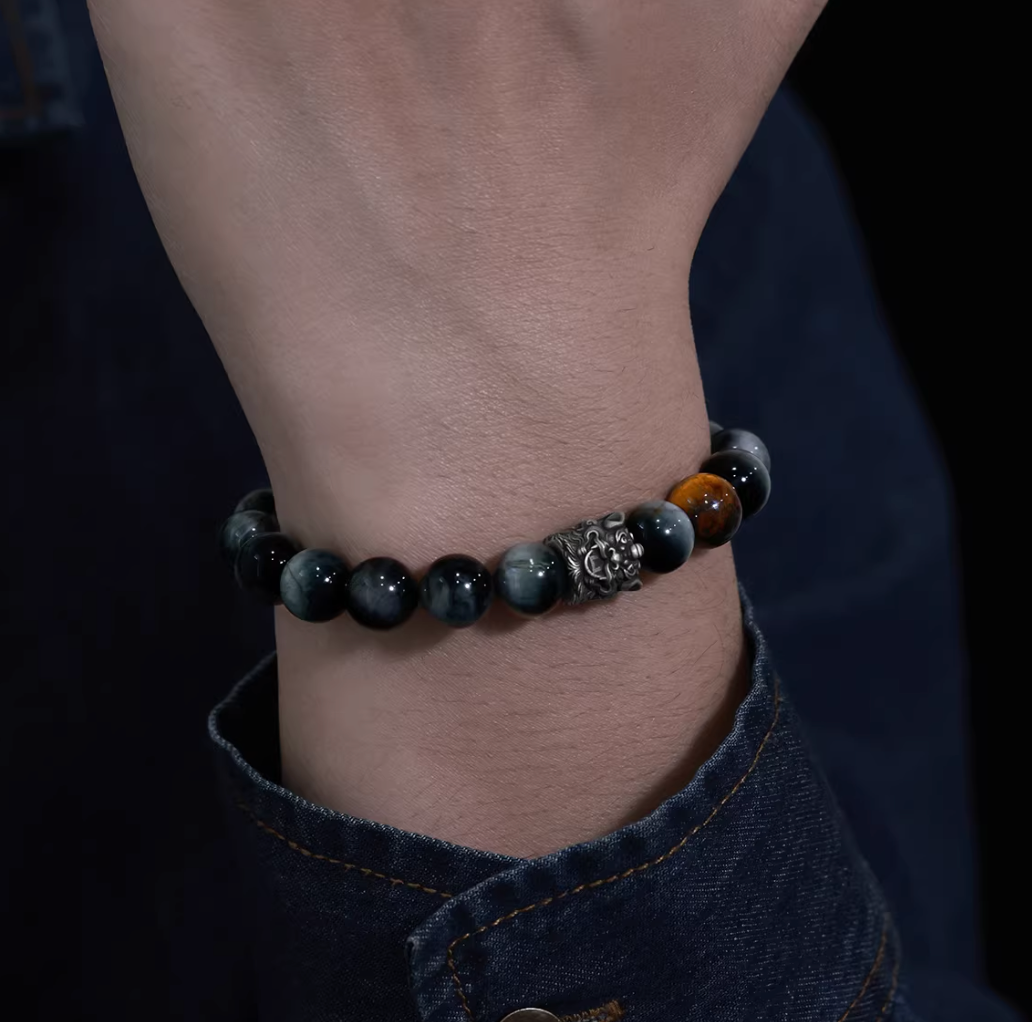 Eagle Eye bracelet — detail view 4