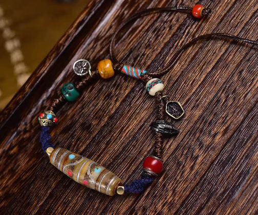 Dzi Bead bracelet — detail view 3