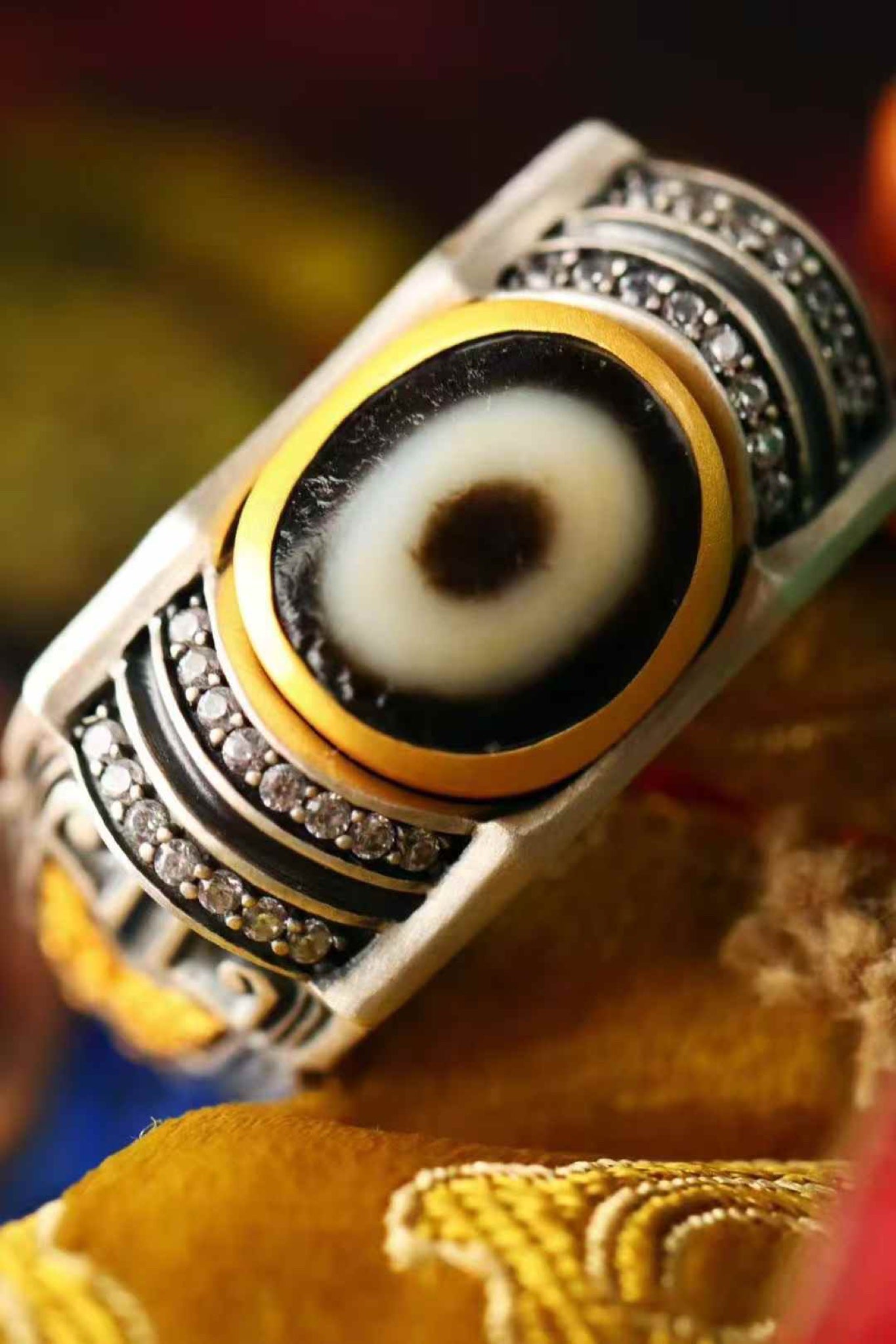 one-eyed dzi silver ring — detail view 4