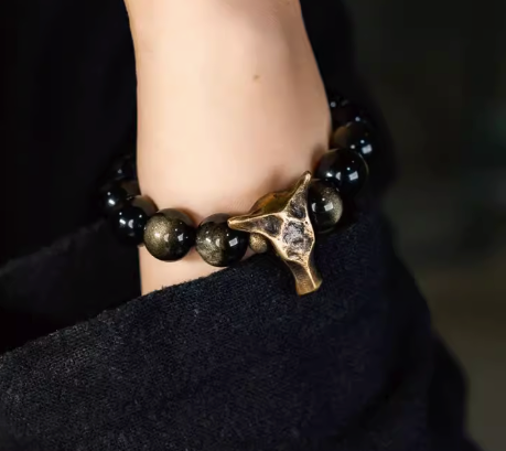 Obsidian bracelet — detail view 2