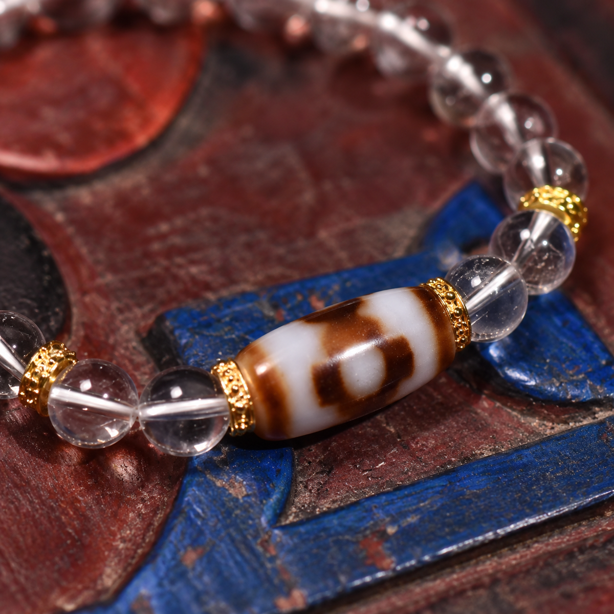 Tibetan Dzi & Crystal Bead Bracelet — detail view 4